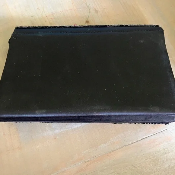 Edgy Black and Gold Skull Clutch - Picture 4 of 5